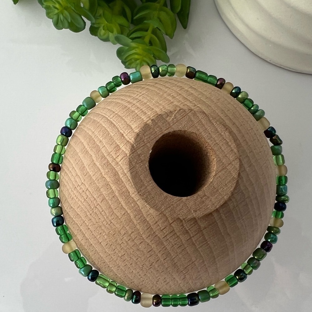 STRETCH Beaded Anklet in Green - Picture 6 of 12